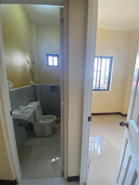 Condo For Rent in Luzviminda II , Dasmariñas .